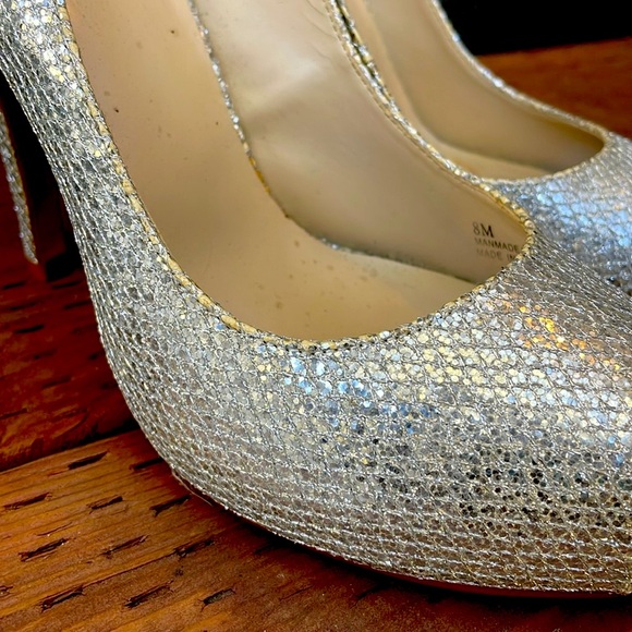 PREVIEW INTERNATIONAL SILVER METALLIC DRESSY HIGH HEELS - Picture 2 of 9